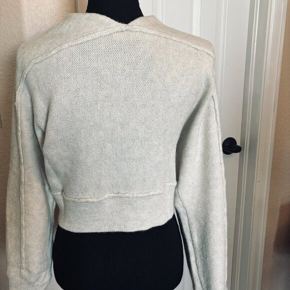 American Eagle- cashmere sweater crop pullover - Picture 4 of 4